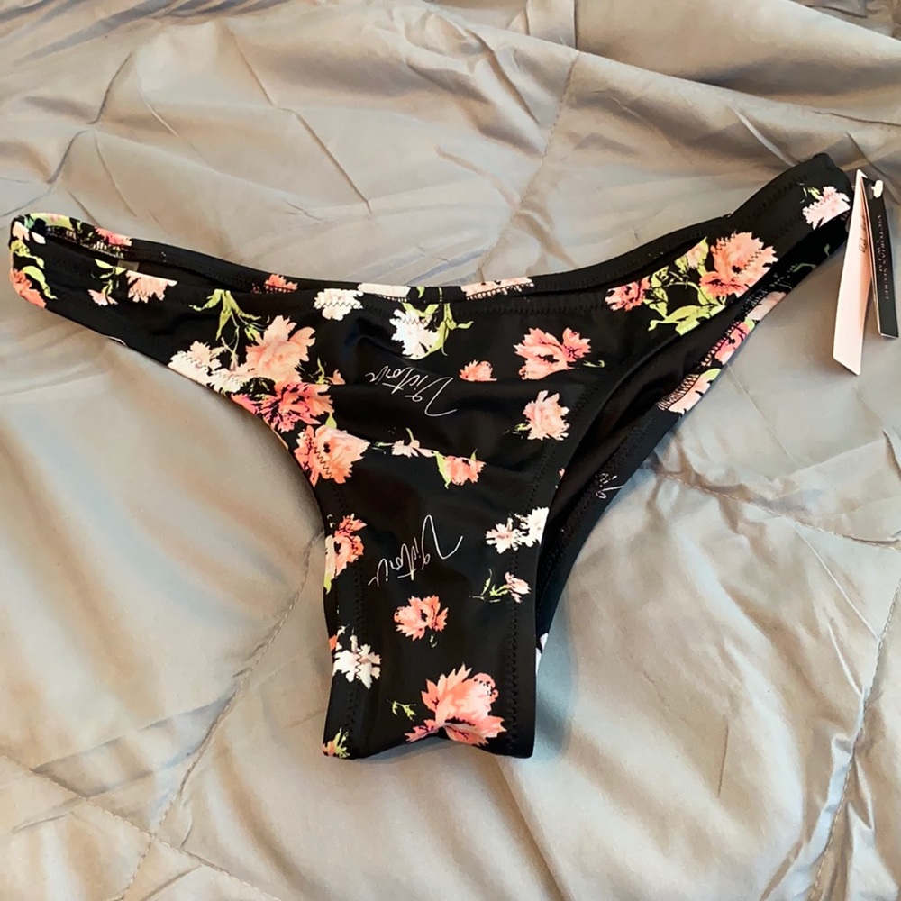 NWT VS black floral bikini bottom tanga ruched size L